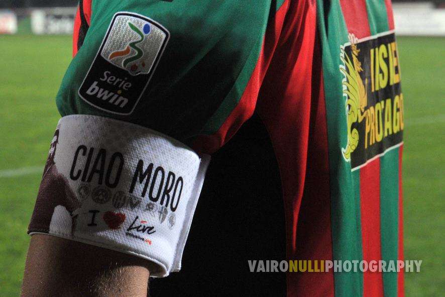 Fotonotizia: ecco la fascia indossata dal capitano della Ternana in ricordo di Morosini