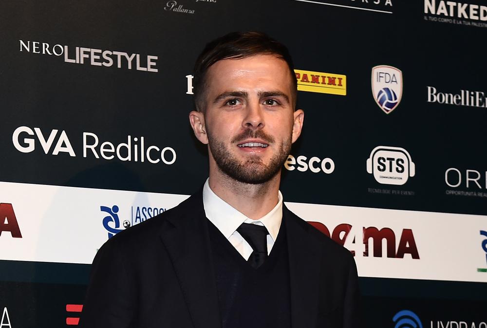 Verso la finale playoff, Pjanic avvisa l'Italia: "Stadio rustico e pubblico a ridosso del campo. Gattuso affronta una bolgia"