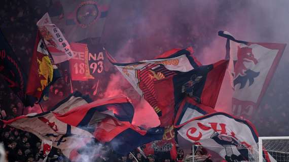 Sampdoria retrocessa in C, tifosi del Genoa in festa: cori e fuochi d'artificio in città