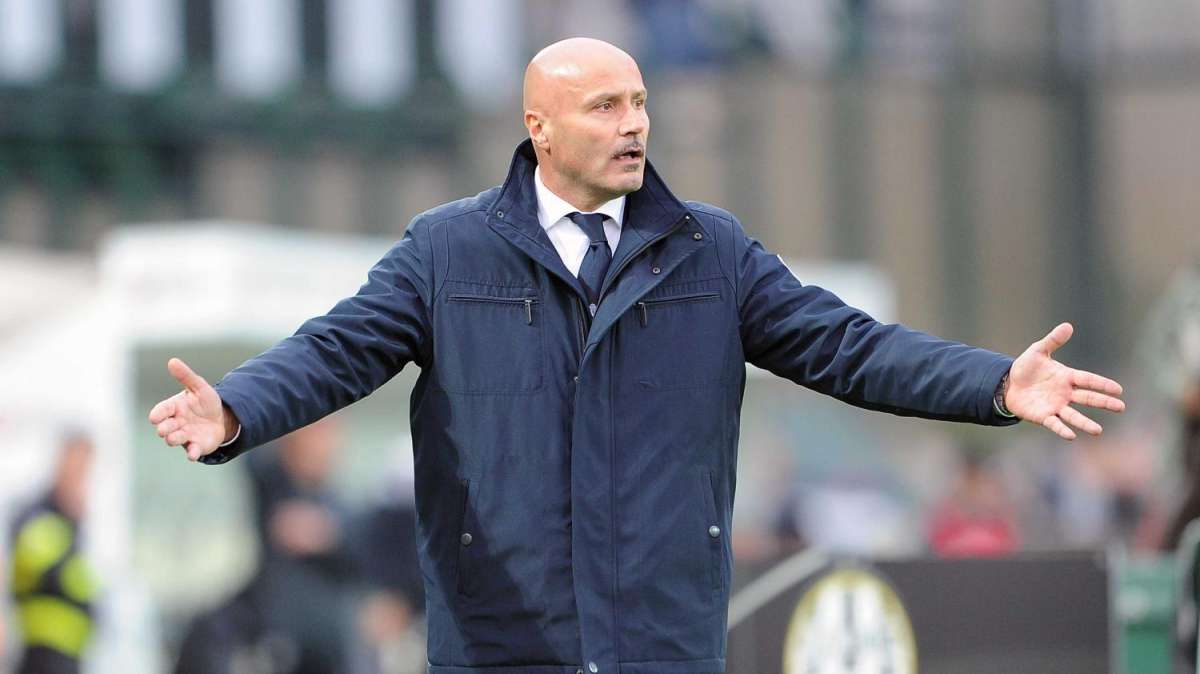 Colantuono: "Non dobbiamo mollare, con il Chievo vogliamo vincere. L'episodio con Schelotto? Tra di noi tutto a posto..."