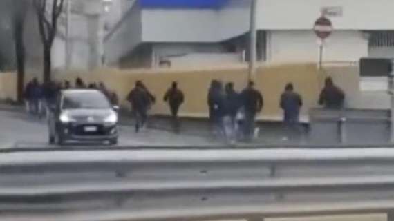 VIDEO, Sportitalia - Gli scontri tra i tifosi nerazzurri e salentini prima di Atalanta-Lecce