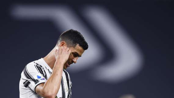 Juve, Cristiano Ronaldo tra esultanza e polemica. Post col dito a zittire tutti: "Fino alla fine"