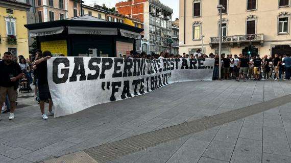 Atalanta, i tifosi scendono in piazza per Gasperini: “Fate i bravi”