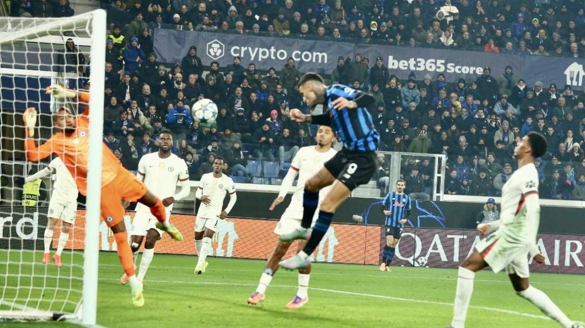 Primo gol in Champions di Scamacca, ma che giocata di De Ketelaere: Atalanta-Chelsea 1-1