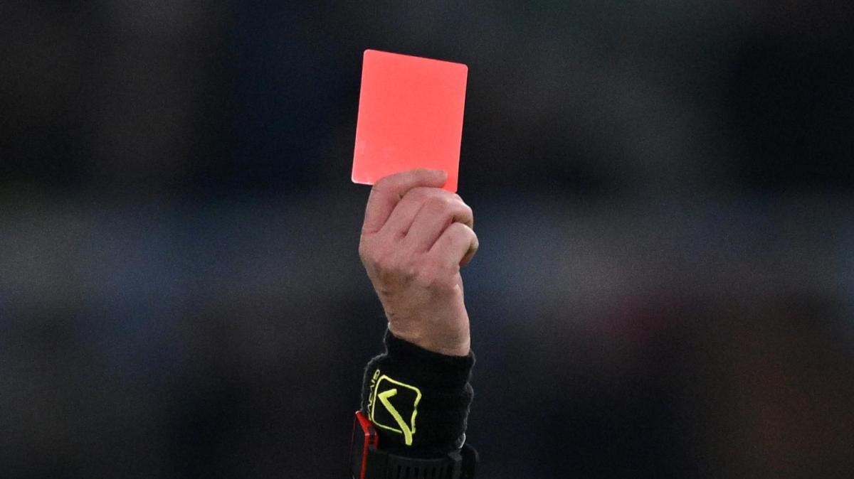 IFAB, il calcio cambia: cinque secondi alle rimesse, rosso per chi protesta