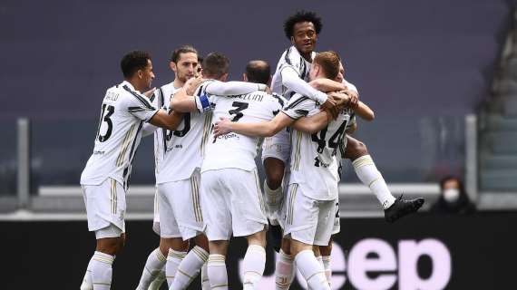 VIDEO - La Juve tiene il passo, battuto il Genoa 3-1: gol e highlights