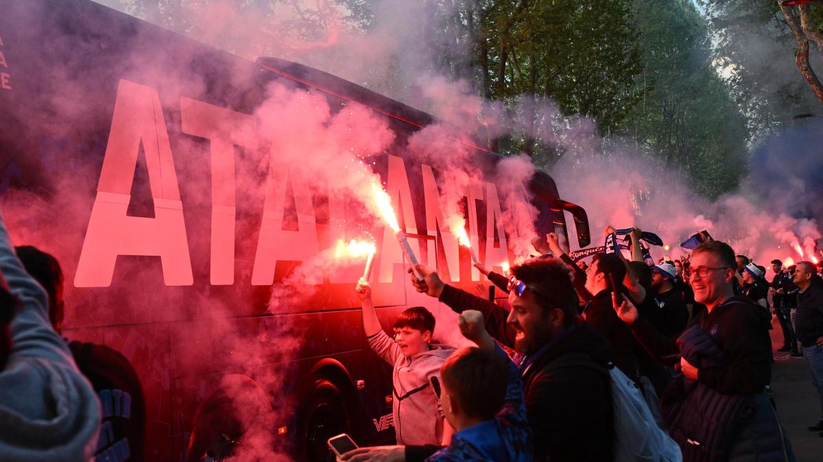 TA - Notte di fuoco a Bergamo: accoglienza da brividi per la Dea, una marea umana spinge la squadra verso la finale