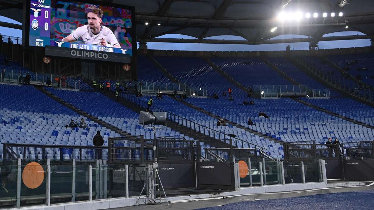 L'Olimpico fantasma e il veto della Questura: l'Atalanta sbarca nell'inferno di cristallo della Lazio