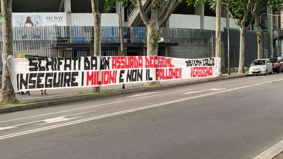 Tifosi dell'Atalanta contro la ripresa: "Inseguite i milioni e non il pallone"