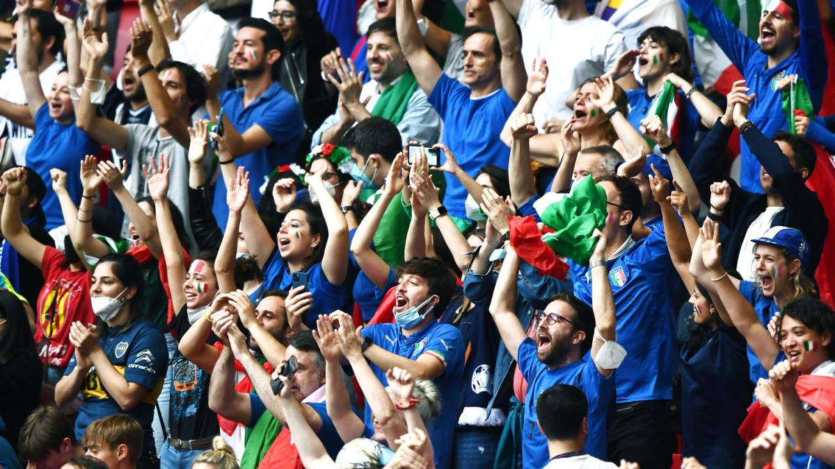 La bolgia tricolore di Bergamo: l'Italia chiama a raccolta il suo popolo per sfatare il tabù Mondiale