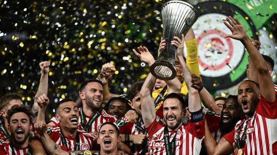 Olympiacos campione, Mendilibar diventa l'allenatore più anziano a vincere la Conference