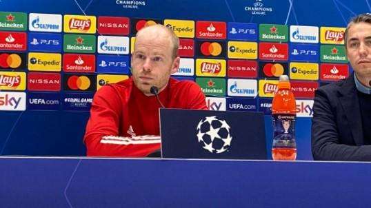 Ajax, mister Ten Hag: "Non ci basta l'Europa League, vogliamo restare in Champions"