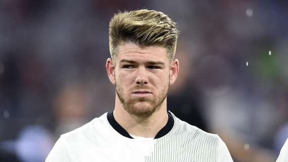 Altro colpo internazionale per il Como: in difesa c'è Alberto Moreno, i dettagli del contratto