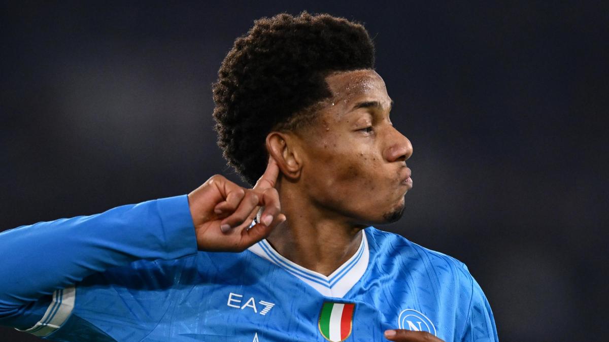 All'Olimpico comanda Conte: Napoli avanti all'intervallo, la Roma di Gasp sbatte su Neres (0-1)