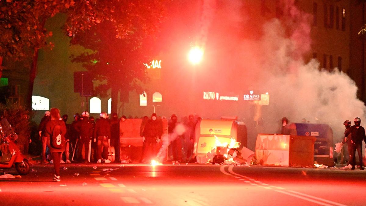 Scontri a Parigi dopo la vittoria del PSG: 283 arresti, un morto e oltre 200 feriti