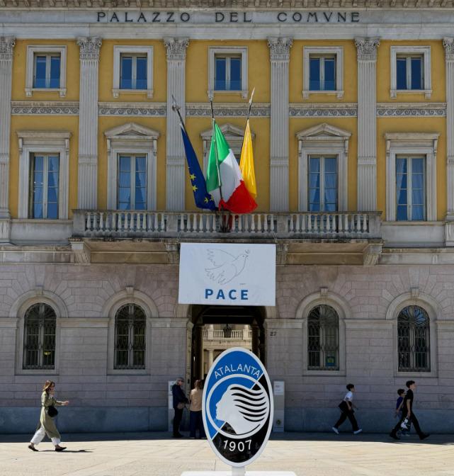 Bergamo celebra l’Atalanta: una mostra diffusa per la Dea, tra memoria e identità nerazzurra