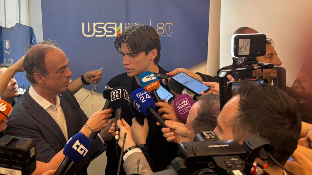 Palestra tra il riscatto con il Cagliari e le sirene dell'Inter: "Ora solo la salvezza, per il mercato c'è tempo"