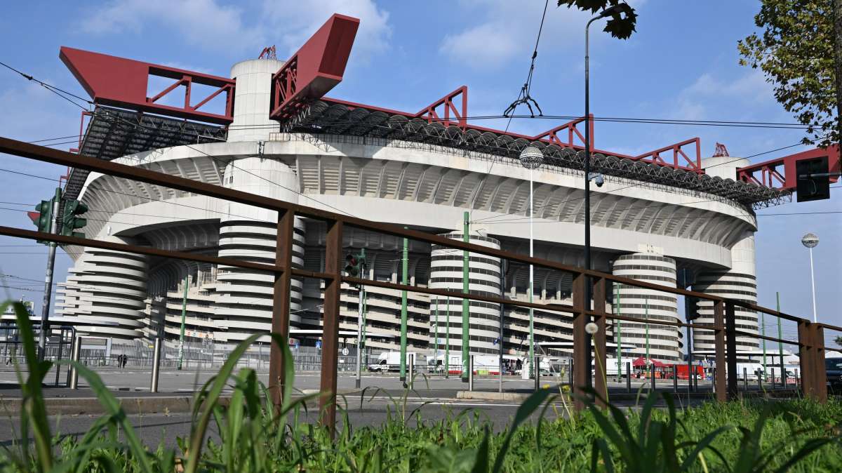 Disastro Italia, Euro 2032 appeso a un filo: l'Uefa minaccia lo scippo, stadi fermi all'anno zero