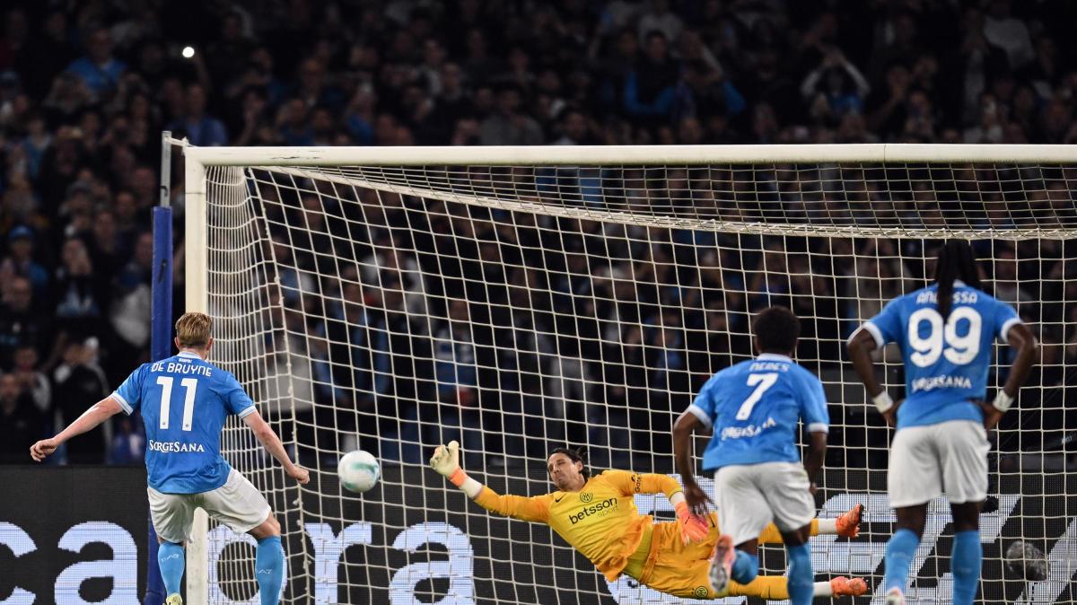 Napoli, colpo da campione: 3-1 all’Inter e ritorno in vetta. Conte ritrova la squadra vera, Chivu paga i dettagli