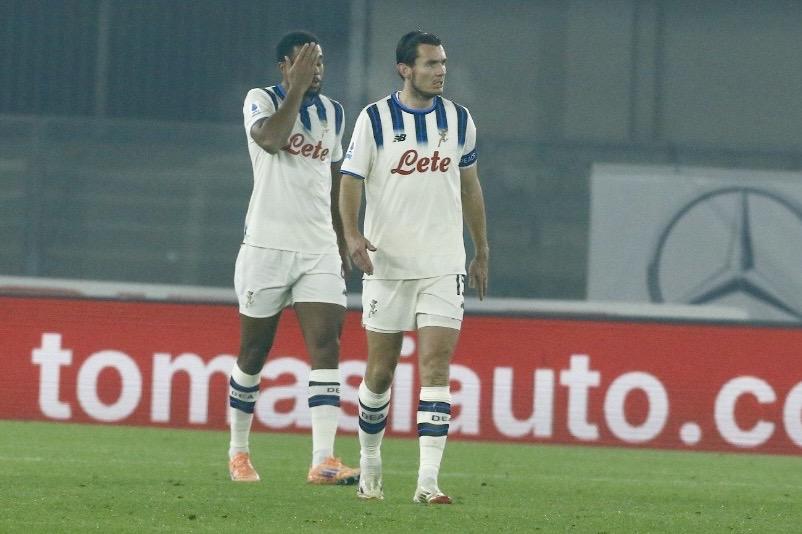 Il castello di carte crolla nel nebbione: l’Atalanta si riscopre presuntuosa e fragile al Bentegodi