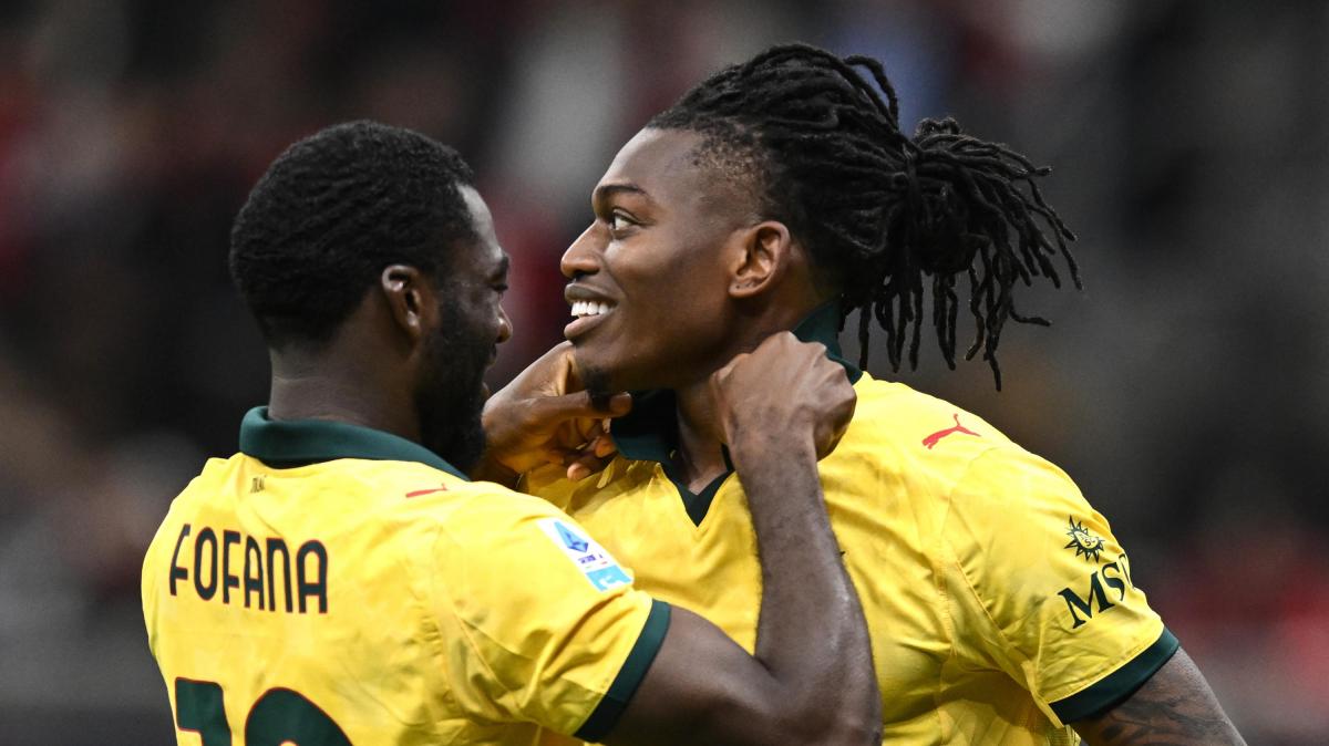 Leao si scatena, il Milan ribalta la Fiorentina e vola in vetta
