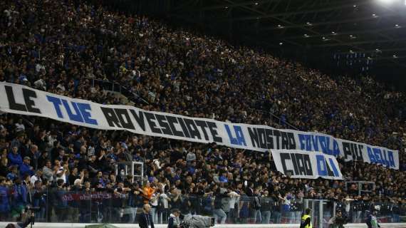 FOTO - "Le tue rovesciate la nostra favola più bella": l'emozionante omaggio della Curva Nord per Oliviero Garlini