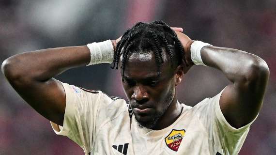 Il Milan vuole chiudere Abraham: offerti alla Roma cinque milioni e Saelemaekers