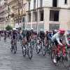Giro d'Italia, la tappa in Irpinia funestata da una brutta caduta: decine di ciclisti a terra, diversi ritiri