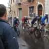 Giro d'Italia: in Irpinia, un cane fa cadere il campione del Mondo Evenepoel. A Fontanarosa una bottiglia di birra gettata tra i ciclisti poteva causare gravi danni