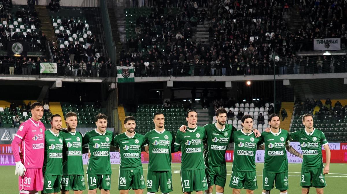 Retrocessione in Lega Pro, crolla la quota dell'Avellino: da 15 a 4.50