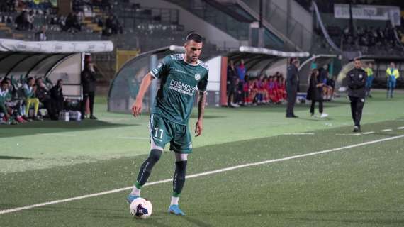 Sgarbi torna al Napoli, i tifosi della Juve Stabia non lo rimpiangono: l'ex biancoverde criticato sui social