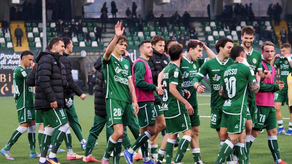 Più di mezza Serie B lotta per salvarsi: 11 squadre in 9 punti!