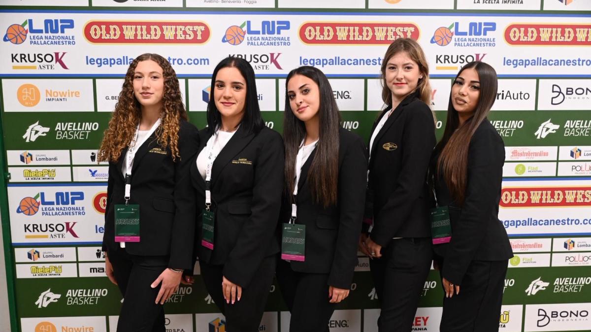 La scuola incontra lo sport: studentesse del Rossi-Doria in campo con il Gruppo Lombardi Avellino Basket