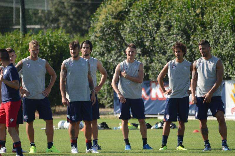 Partitella in famiglia per il Cagliari, differenziato per Barreca
