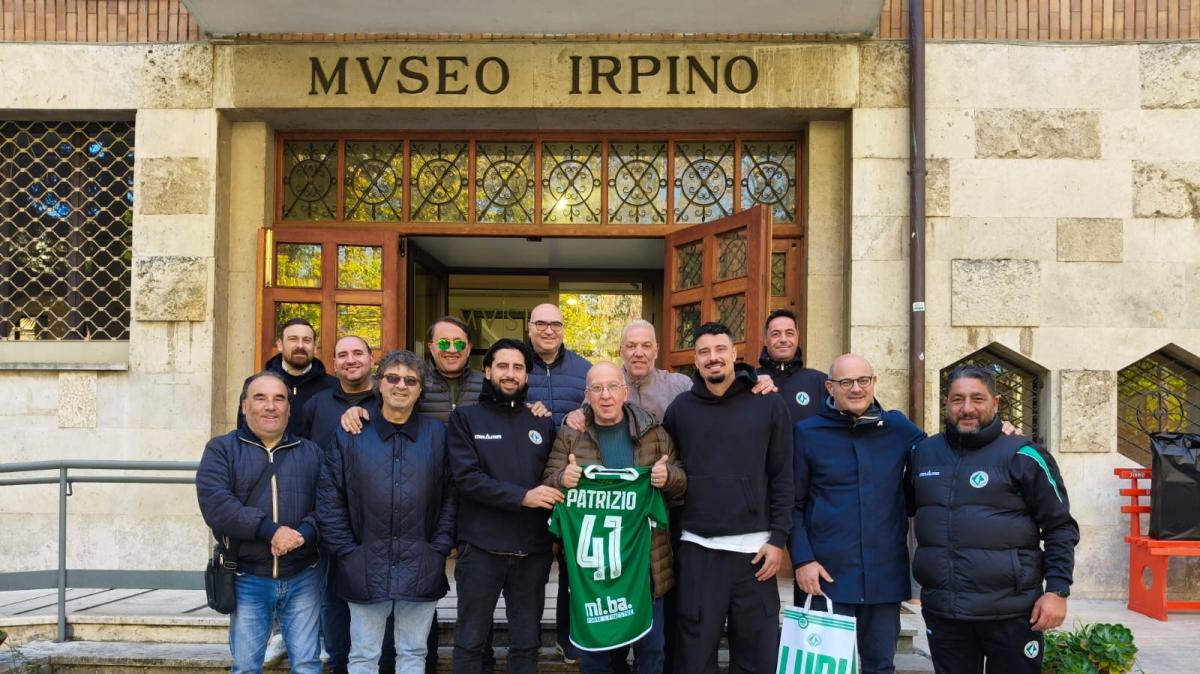 Il lupo Patrizio si congeda: compleanno e festa di pensionamento. Gli auguri da parte della redazione