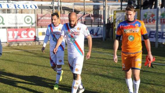 Catania, calciatori minacciano la messa in mora