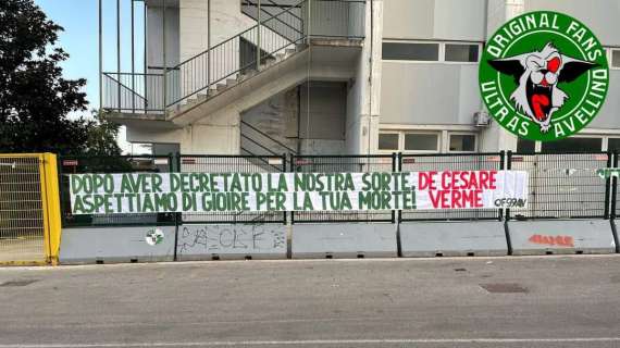 Original Fans, duro striscione contro De Cesare