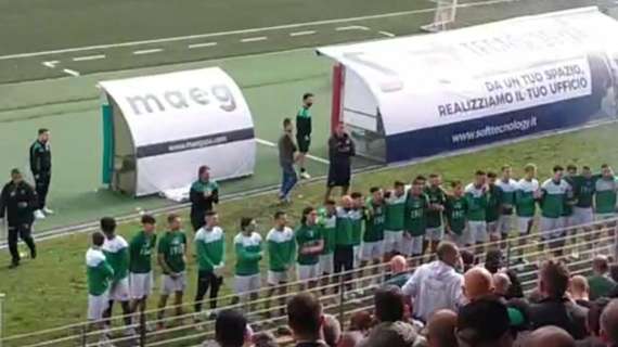 La carica del tifo biancoverde all'Avellino. Lo spettacolare abbraccio e il calore del popolo irpino alla squadra,  prima della partenza per Catania