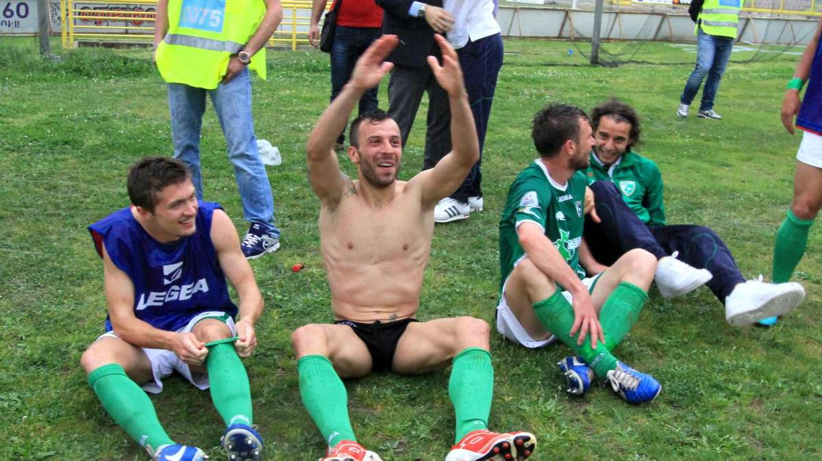 In arrivo rinforzi nel reparto difensivo, diverse riconferme a centrocampo, attacco in stand-by
