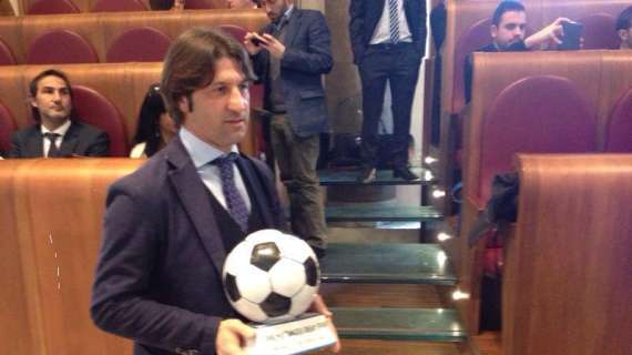 Rastelli riceve il premio "Gli Angeli dello Sport" per la categoria allenatori di Lega Pro