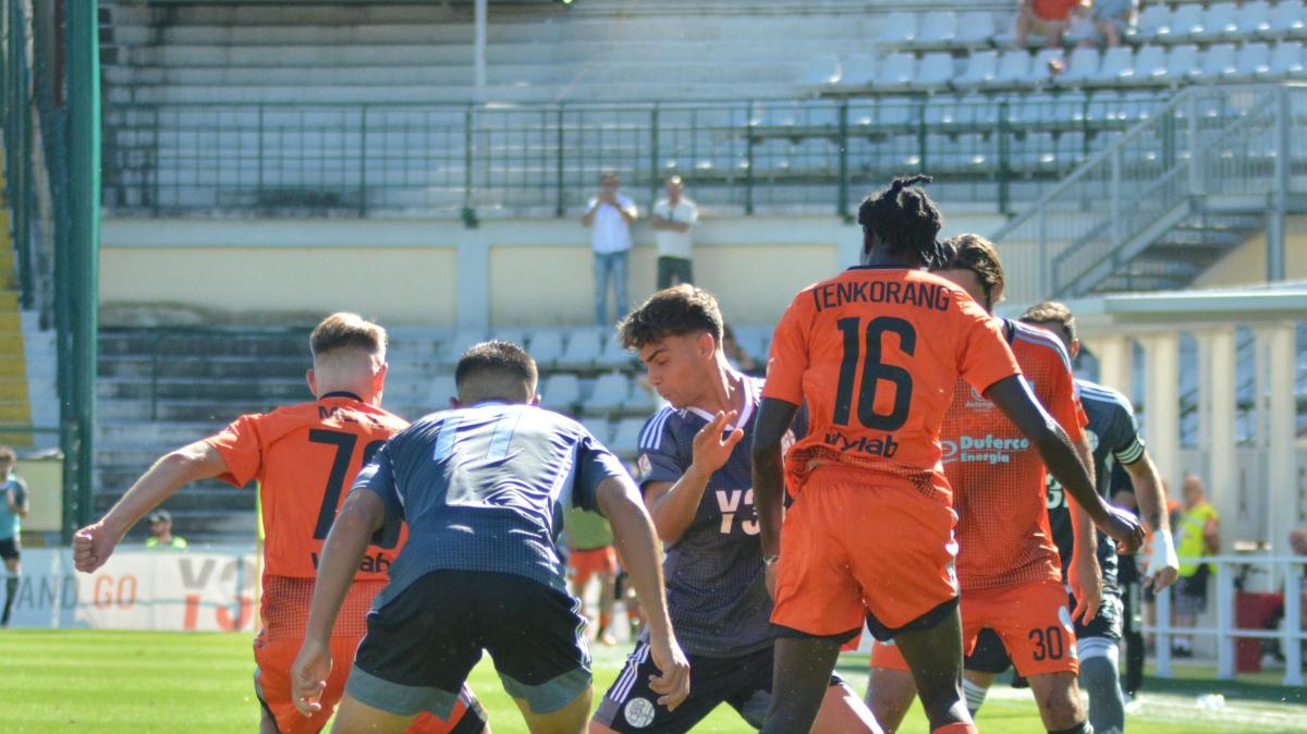 Il Centro: "Pescara, assalto alla vittoria. Vivarini con il dubbio Meazzi"