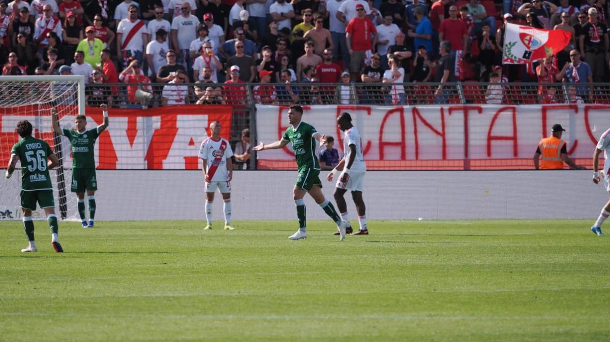 Favilli: "Il mio sogno è tornare a giocare in Serie A, magari con questa maglia. Bari? Deve essere la partita dell'anno". Sui playoff...