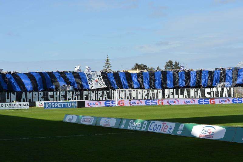 Il Latina chiama a raccolta i tifosi e lancia l'iniziativa "Tutti in Curva"