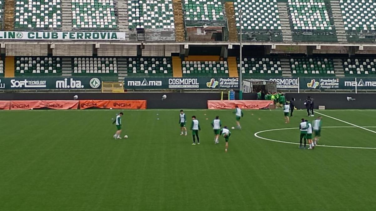 Avellino, allenamento mattutino a porte chiuse oggi e domani