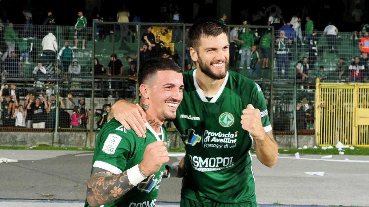 TuttoAv Award - A Castellammare vincono due difensori, Sounas (sul podio) aggancia la vetta
