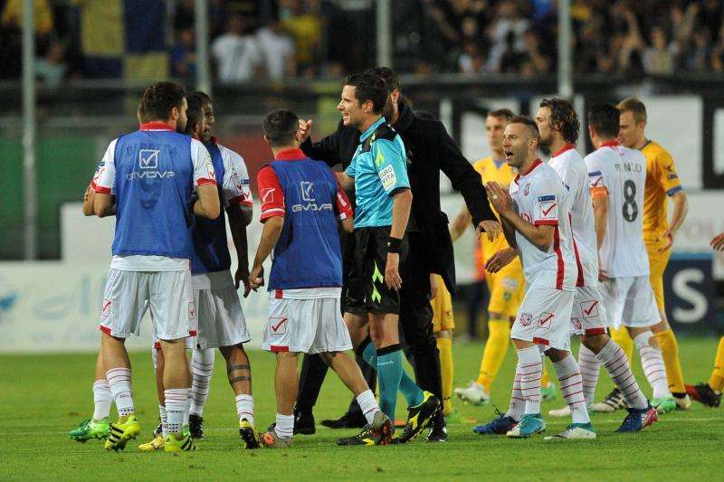Playoff serie B: Carpi-Benevento 0-0, giovedì il ritorno