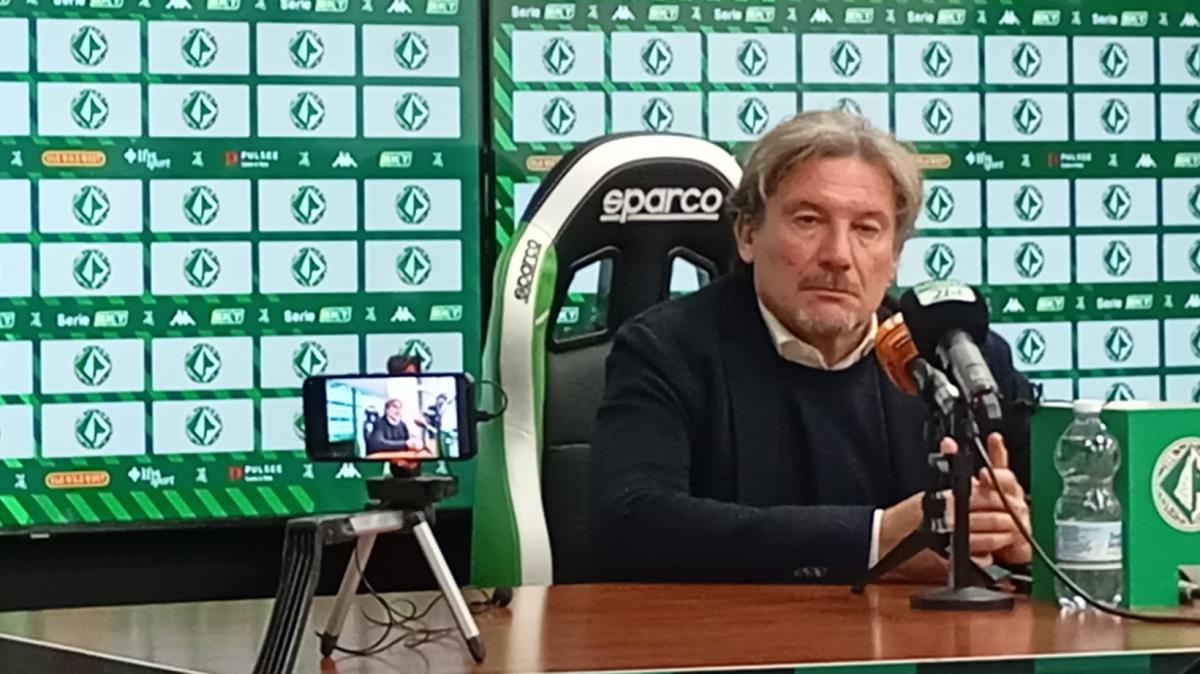 Stroppa: "Gara dominata. Andiamo via con rammarico. Giusto annullare il nostro gol alla fine. Ad Avellino oggi potete aggiungere un altro Santo (Daffara)"