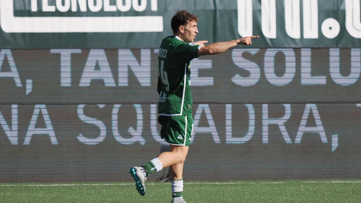 Biasci entra nel gruppo dei "triplettisti" biancoverdi in B: c'è pure Biancolino