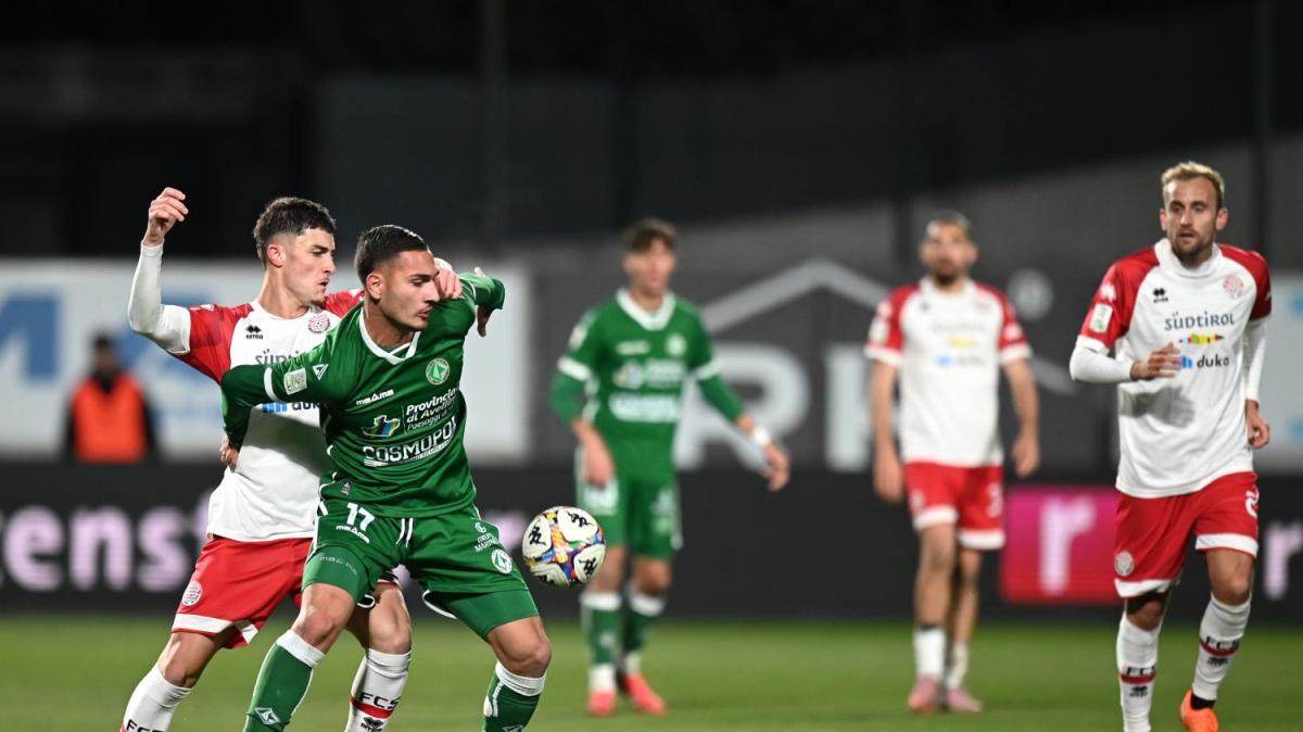 Serie B, il programma dalla 30^ alla 32^ giornata: quando gioca l'Avellino