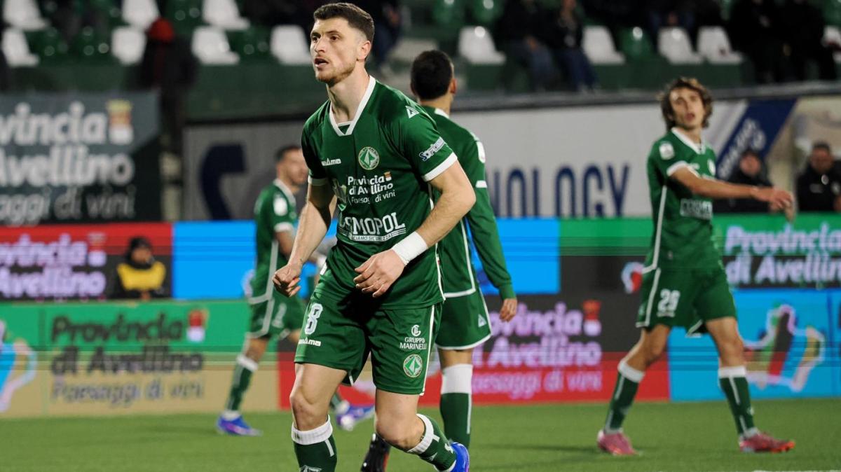 TS - "La Samp col cuore abbatte l’Avellino". Russo e Pandolfi insufficienti, si salva Sala 